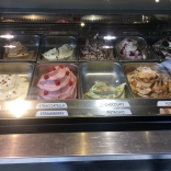 Icecream and liege wafffles Eisdiele in Antwerpen