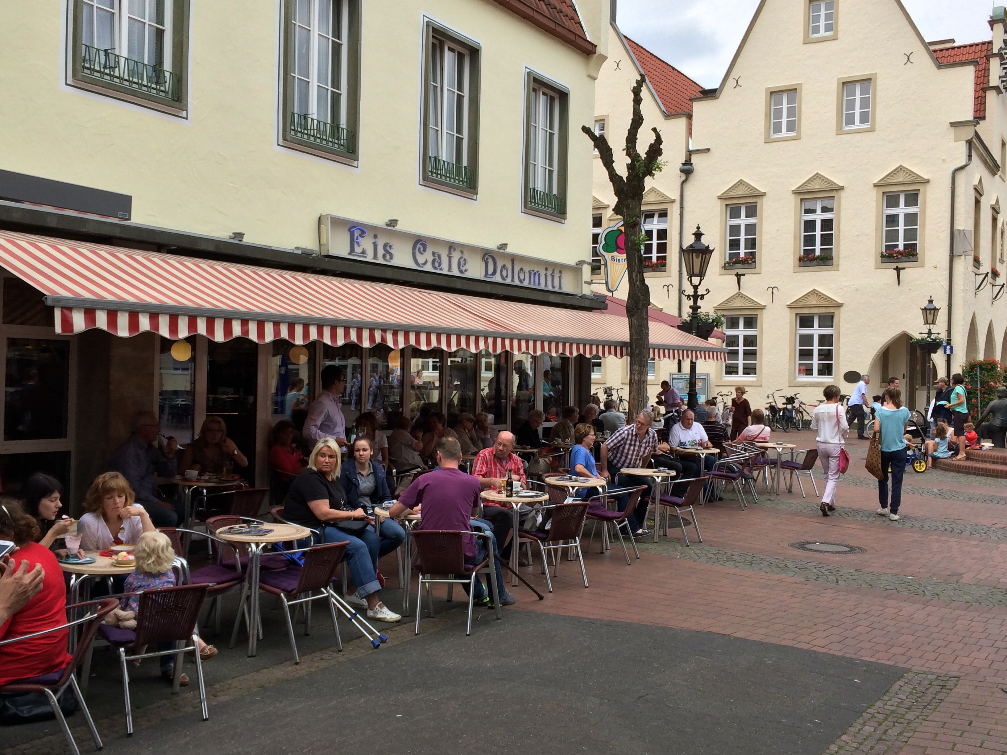 Außenansicht Eis Café© Dolomiti,  in Haltern